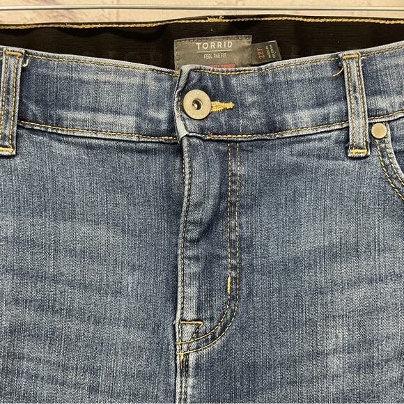 Torrid Bombshell Skinny Jeans Women's Plus Sz 22T Blue Stretch Ripped Distressed - Picture 5 of 7